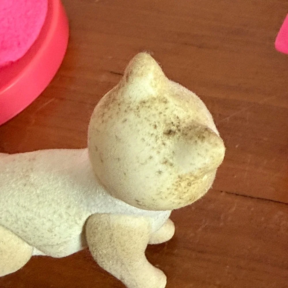 Vintage 1982 Mattel Barbie Fluff Cat Cuddly Kitten Flocked Poseable Accessories